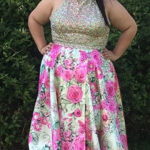 This is a size 22 prom dress. Paid $800 originally for it, no defects .